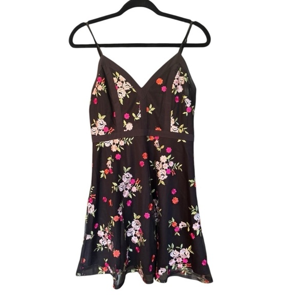 Lulus Black Floral Dress Size Small (S) - Picture 4 of 10